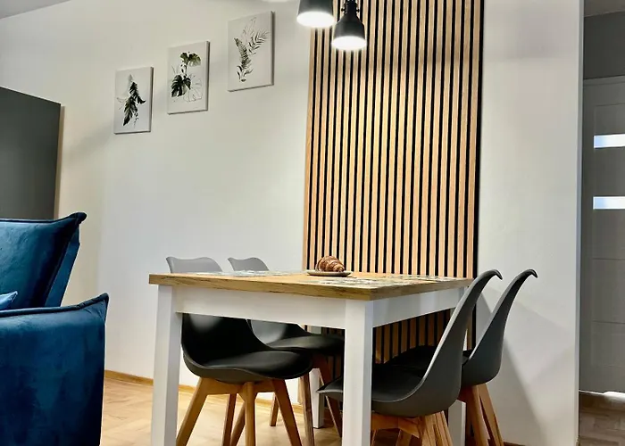 Blue Zone Apartment With Free Parking, Balcony And Garden